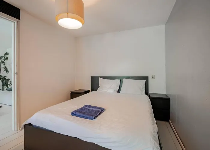 Habitación en casa particular Quiet Garden West - By Peter Ámsterdam